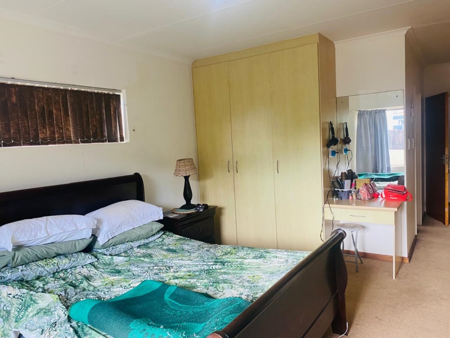 4 Bedroom Property for Sale in Summerstrand Eastern Cape